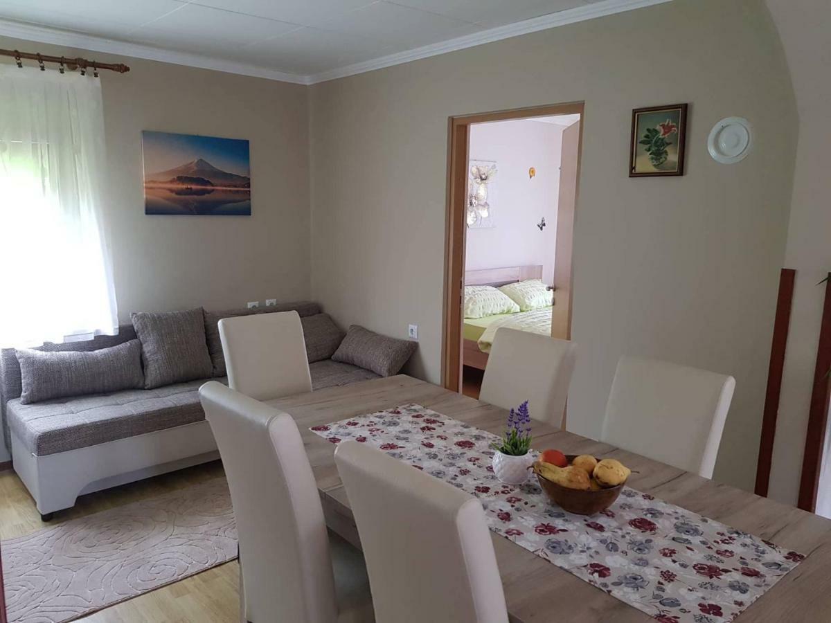 Apartman Anna Оґулин Екстер'єр фото